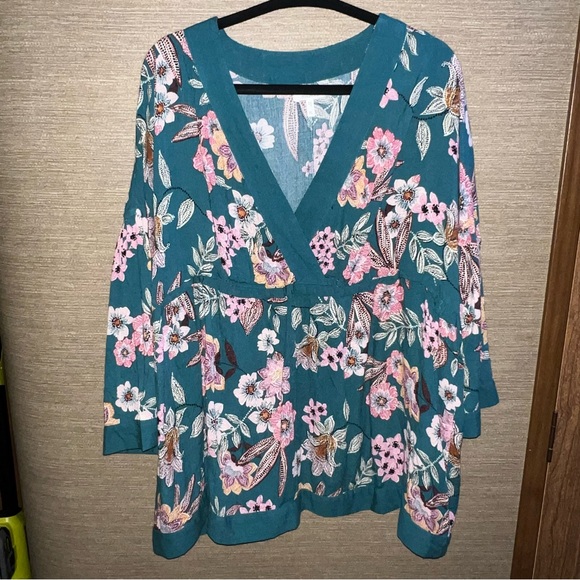 Maurcies Blue Floral Bell Sleeve Blouse teal pink floral size XL - Picture 10 of 11